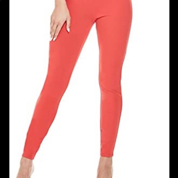 Red guess pants suit - Picture 4 of 7